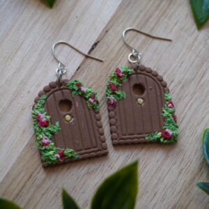 A Fairy Door (red and pink flowers)